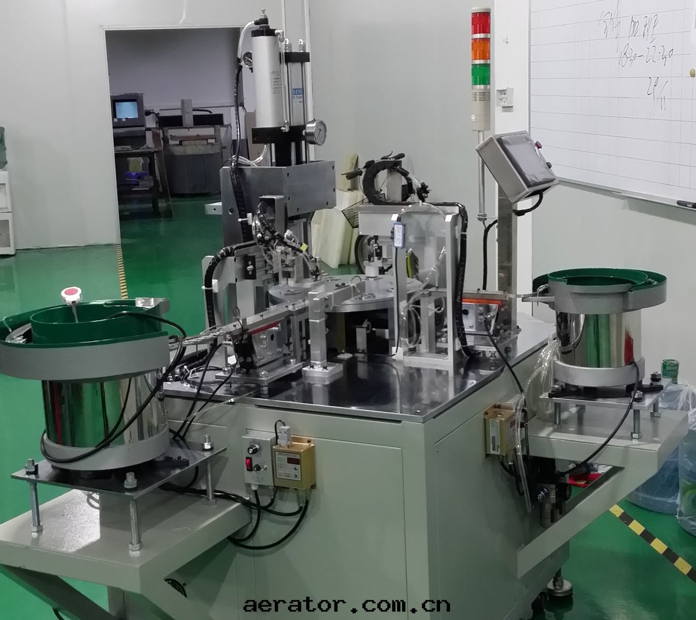 五(wǔ)金件(jiàn)自(zì)動(dòng)組裝(zhuāng)機(jī)